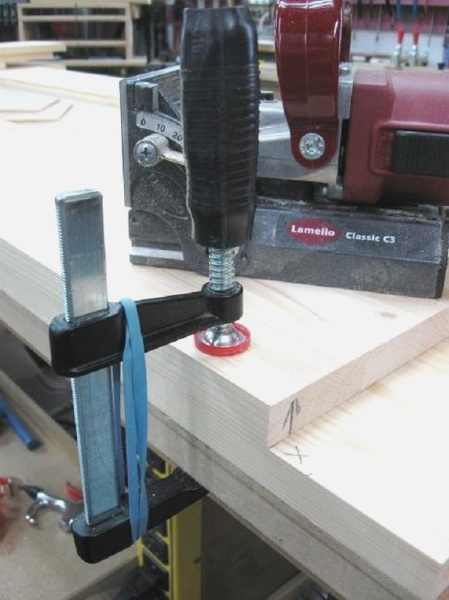 Adding Spring to Bar Clamps / Ajouter du ressort aux serre-joints