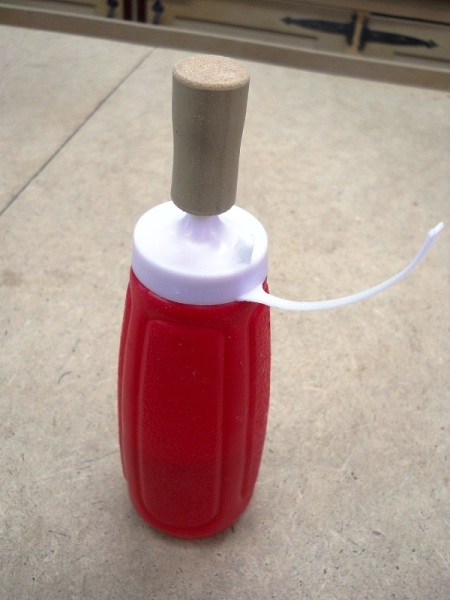 Glue Bottle Replacement Cap / Bouchon de remplacement pour bouteille de colle